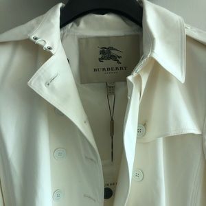 Burberry woman’s trench